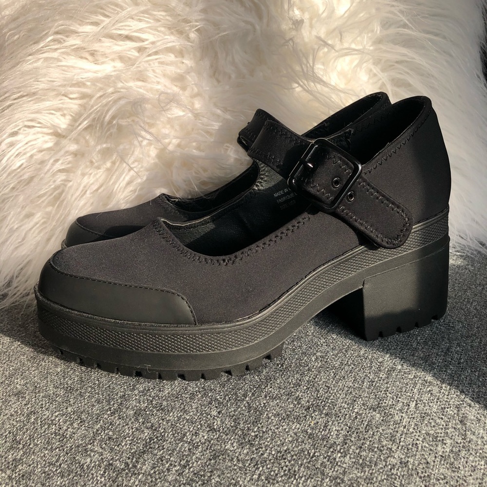 NWOT UO Sawyer Platform Mary Jane Shoe